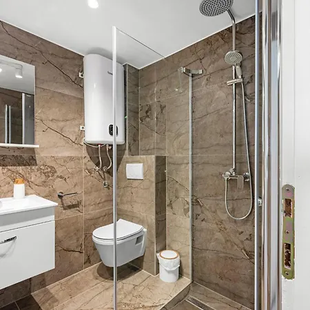 1 Bedroom In Apartment